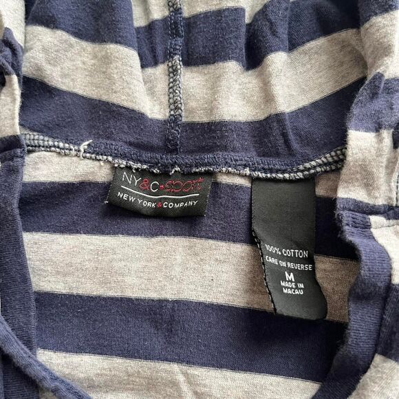 Vintage Y2K New York & Company Sport navy and grey striped hoodie tshirt medium - Picture 3 of 6